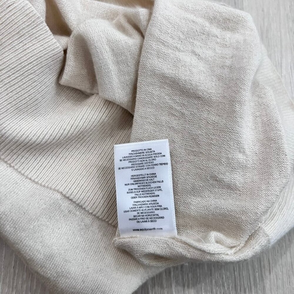 Equipment FEMME Cashmere Blend Turtleneck Sleeveless Sweater - Picture 5 of 5